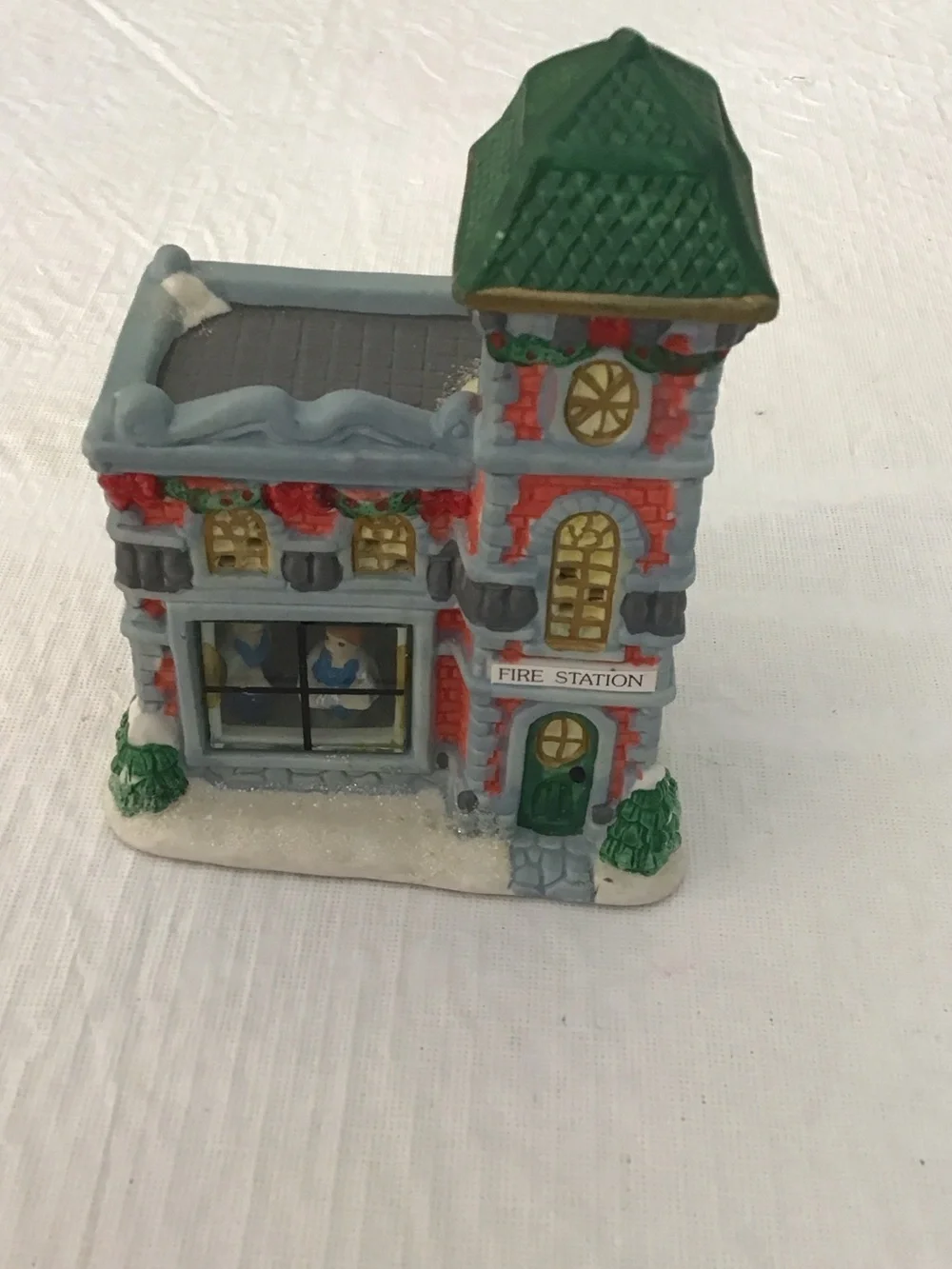 Holiday Fire Station Decorative by Cobblestone -Green& Red color year 2002  ##